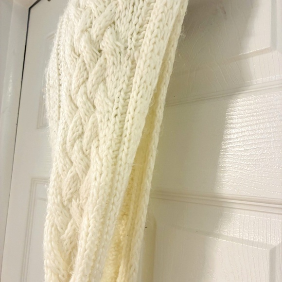 Michael Kors One Piece Ivory Knit HAT with Attached Head SCARF Wrap Neck Warmer - Picture 6 of 7